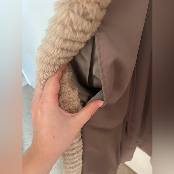 Vintage Fur Coat - Picture 6 of 9